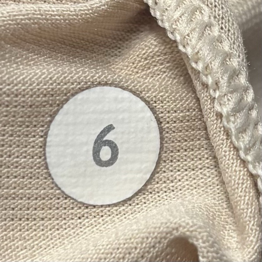 Lululemon Athletica Women's Sports Bra White Sz 6 Workout Cross Back Gym Running - Picture 5 of 5